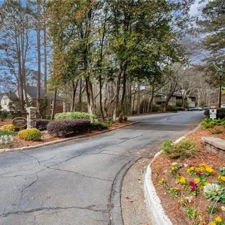 Image 2 - 373 Dunbar Drive, Dunwoody, GA 30338, USA - Condo for sale