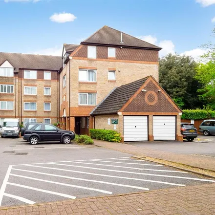 Rent this 1 bed apartment on Cedar Road in London, SM2 5DH