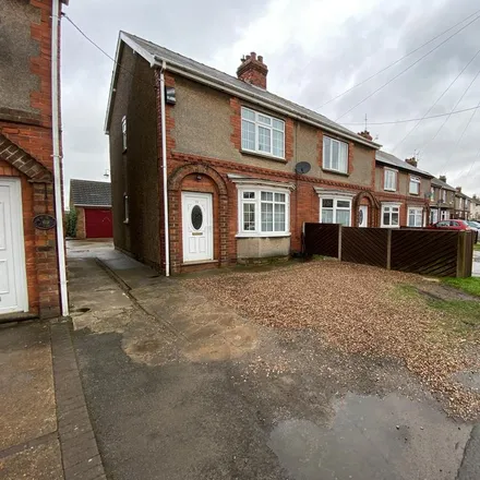 Rent this 3 bed duplex on Booth House Farm in Northlands Road, Winterton