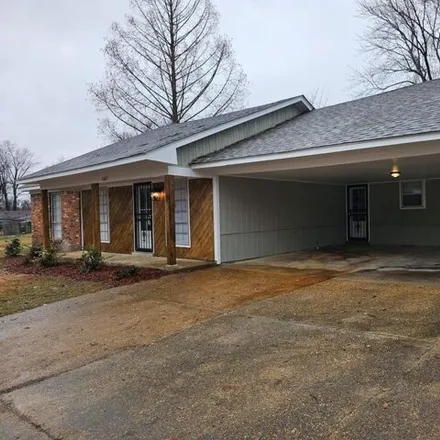 Buy this 4 bed house on 2100 Corning Avenue in Memphis, TN 38127