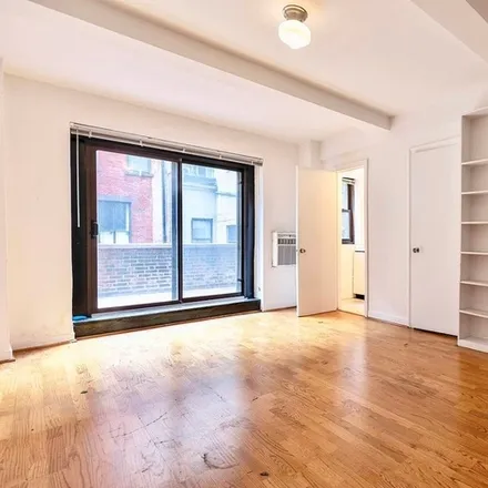 Rent this studio apartment on 110 E 40th St