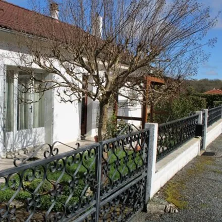 Image 2 - Ruffec, Charente, France - House for sale