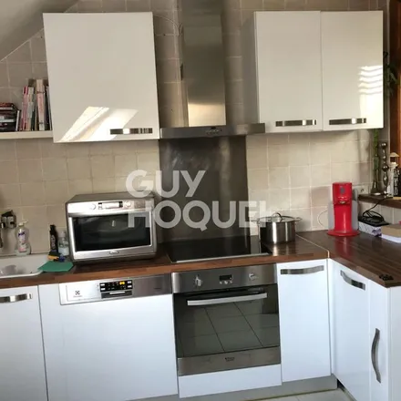 Rent this 3 bed apartment on 2 ter Rue Gambetta in 77170 Brie-Comte-Robert, France