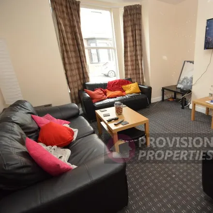 Rent this 7 bed townhouse on Back Norwood Road in Leeds, LS6 1EA