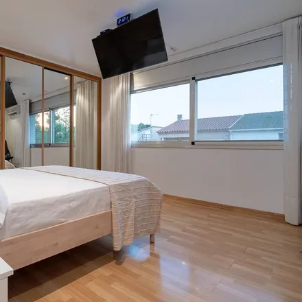 Rent this 5 bed house on Reus in Plaça de l'Estació, 43202 Reus