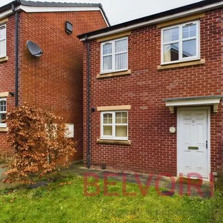 Rent this 3 bed duplex on East Terrace in Tunstall, ST6 6QU