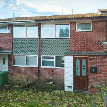 Buy this 3 bed townhouse on North Way in Leeds, LS8 2LX