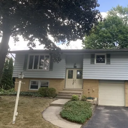 Rent this 3 bed house on 569 South Stuart Lane in Palatine, IL 60067