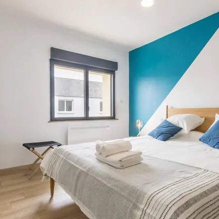 Rent this 5 bed duplex on 50710 Créances