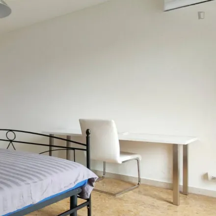 Image 1 - Via Alberto da Gandino, 20152 Milan MI, Italy - Apartment for rent