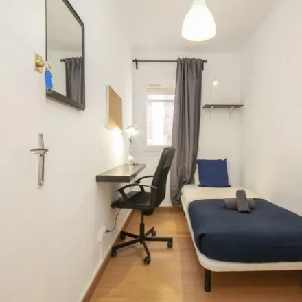 Rent this 3 bed room on Biblioteca Santa Eulàlia in Carrer de Pareto, 22