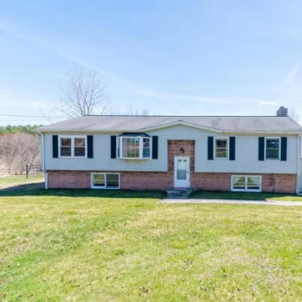 Buy this 3 bed house on 417 Dugg Hill Road in Woodstock, Northeastern Connecticut Planning Region