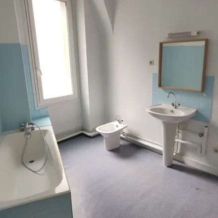 Rent this 3 bed apartment on Rue des Tuileries in 51100 Reims, France