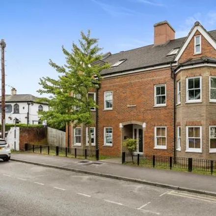 Image 1 - Cathedral Place, Old School Close, Guildford, GU1 4QP, United Kingdom - Apartment for sale