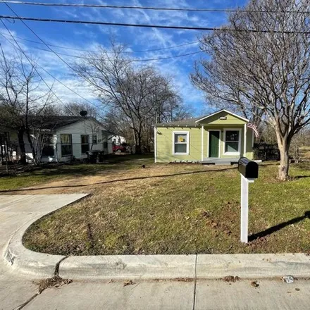Buy this 2 bed house on 1604 Lindsey Street in Fort Worth, TX 76105