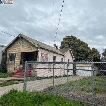 Buy this 2 bed house on 1024 50th Avenue in Oakland, CA 94601