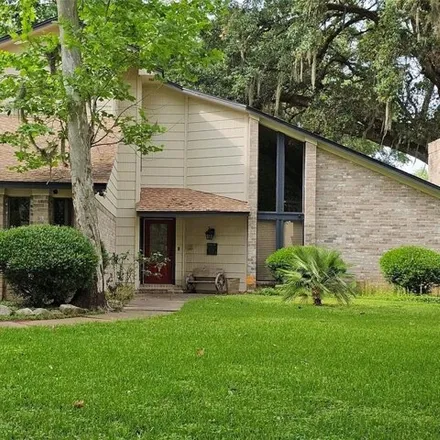 Buy this 3 bed house on 135 Wedgewood Street in Lake Jackson, TX 77566