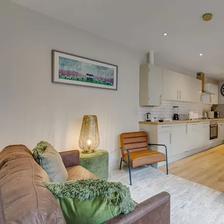Rent this 3 bed apartment on London in SW9 9QR, United Kingdom