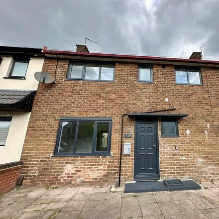 Rent this 4 bed townhouse on Quarryside Drive in Knowsley, L33 6XH