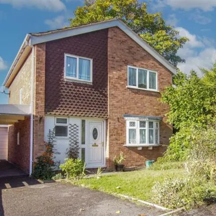 Buy this 4 bed house on Knoll Drive in Warwick, CV34 5YQ