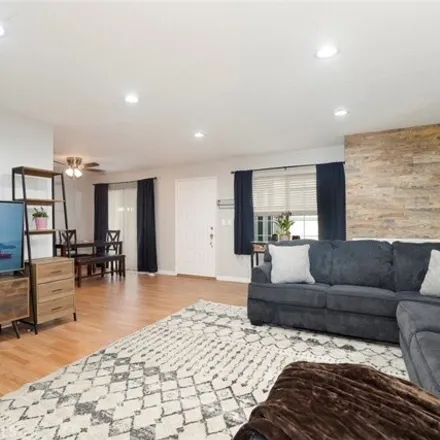 Buy this 1 bed condo on 2549 Walnut Avenue in Signal Hill, CA 90755