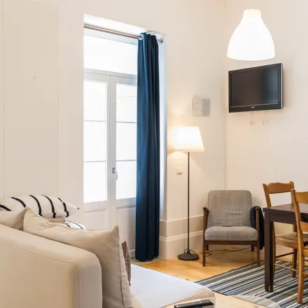 Rent this 2 bed apartment on British Council in Rua do Breiner, 4050-124 Porto