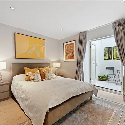 Rent this 2 bed apartment on Belvedere House in 6 Grenville Place, London