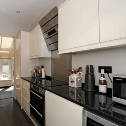 Image 2 - Chomley Gardens, Mill Lane, London, NW6 1AE, United Kingdom - Townhouse for rent