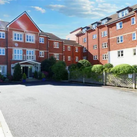 Rent this 1 bed apartment on Fairford Road in Maidenhead, SL6 7DS