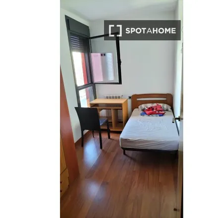Rent this 1 bed room on Carrer de Borriana in 109, 08030 Barcelona