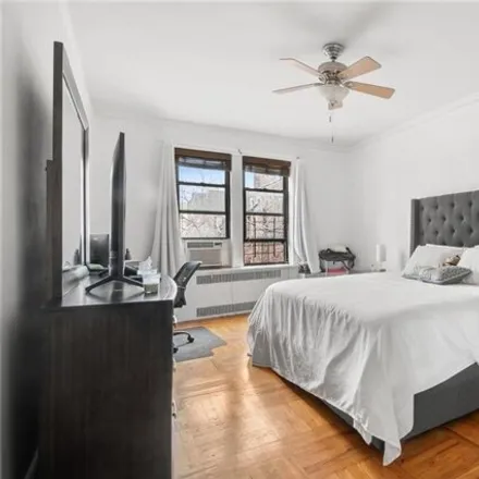 Image 4 - 41-21 42nd Street, New York, NY 11104, USA - Condo for sale
