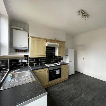 Image 3 - Fanshaw Road, Dronfield, S18 2LB, United Kingdom - Townhouse for rent
