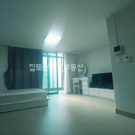 Rent this studio apartment on 서울특별시 강남구 역삼동 835-33