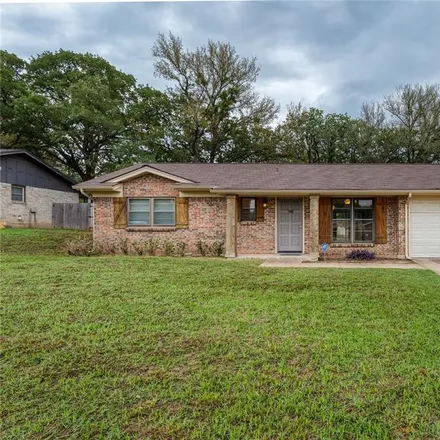 Buy this 3 bed house on 708 North Stewart Street in Azle, TX 76020