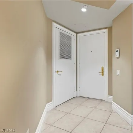 Image 6 - Turnberry Place Tower I, Elvis Presley Boulevard, Winchester, NV 89169, USA - House for sale