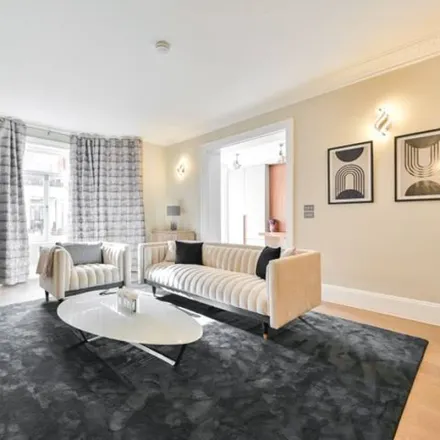 Rent this 5 bed apartment on 1A Drayton Gardens in London, SW5 0BE