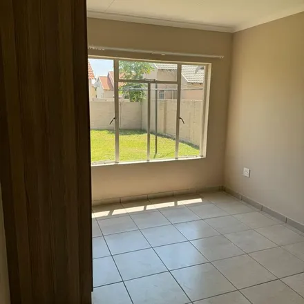 Image 6 - unnamed road, Waterval, Rustenburg, South Africa - Townhouse for rent