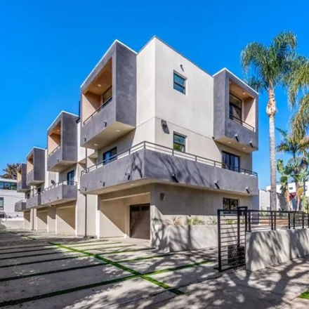 Rent this 3 bed townhouse on Las Palmas Avenue in Los Angeles, CA 90038