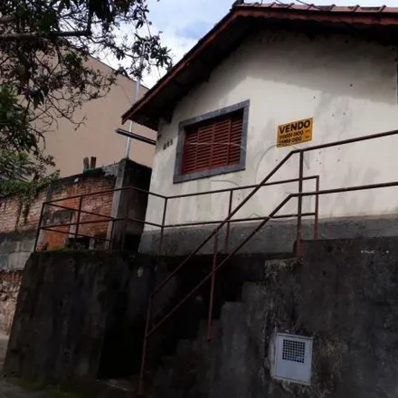 Buy this 2 bed house on Avenida Santo Antônio in Cascatinha, Poços de Caldas - MG