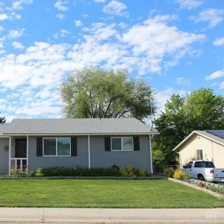 Buy this 2 bed house on 2369 Sugar Cane Drive in Nampa, ID 83687