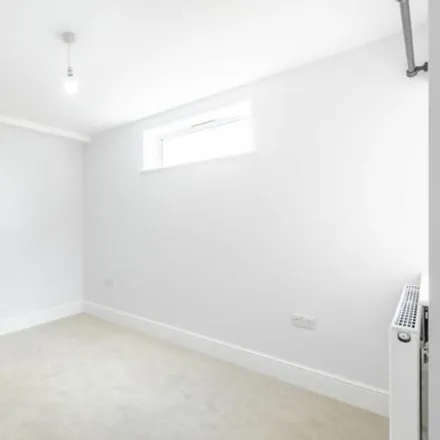 Image 6 - Kingswood Lane, London, CR6 9AG, United Kingdom - Apartment for rent