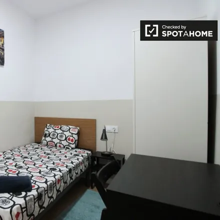 Rent this 6 bed room on Carrer de la Paloma in 15 B, 08001 Barcelona