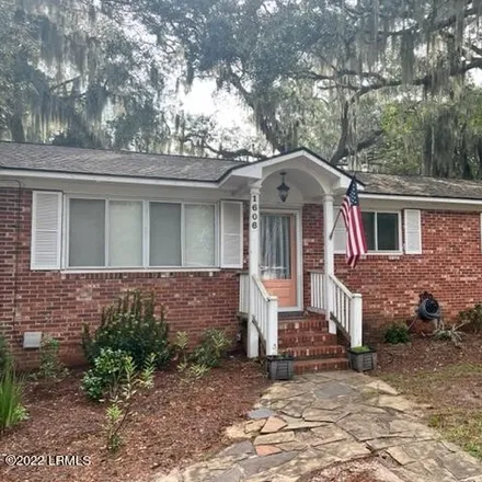 Rent this 3 bed house on 1606 Madrid Avenue in Port Royal, Beaufort County