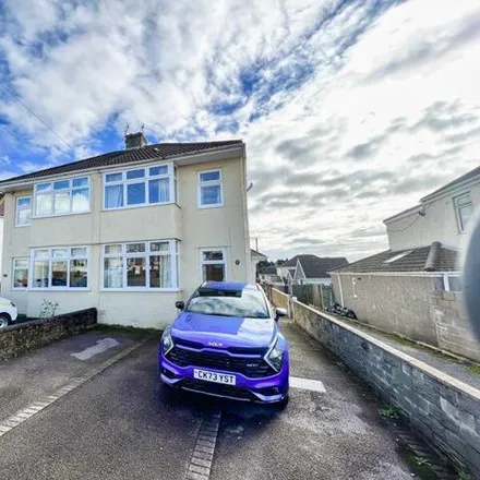 Buy this 4 bed duplex on Penyrallt Avenue in Litchard, CF31 1QG
