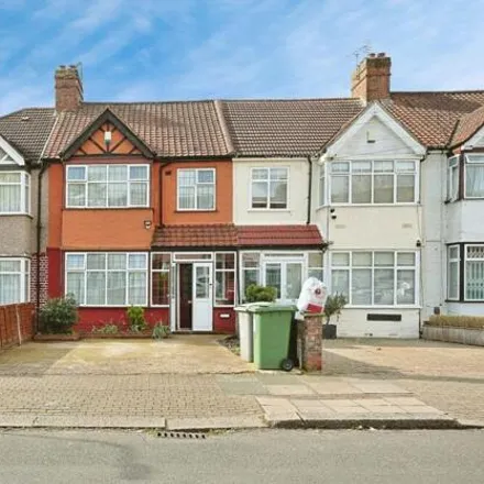 Buy this 3 bed townhouse on Park Road in London, NW9 8LJ