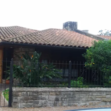 Buy this 4 bed house on Avenida del Libertador 835 in Partido de Morón, 1712 Castelar