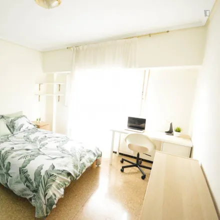 Rent this 3 bed room on Carrer de la Historiadora Sylvia Romeu in 46021 Valencia, Spain