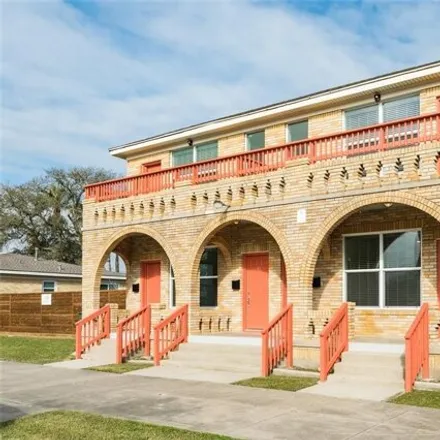 Rent this 2 bed apartment on 2560 Avenue K in Galveston, TX 77550