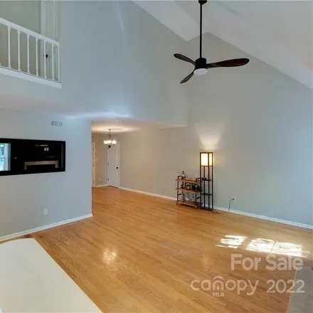 Image 2 - 7624 Zermatt Lane, Carmel Commons, Charlotte, NC 28226, USA - House for sale