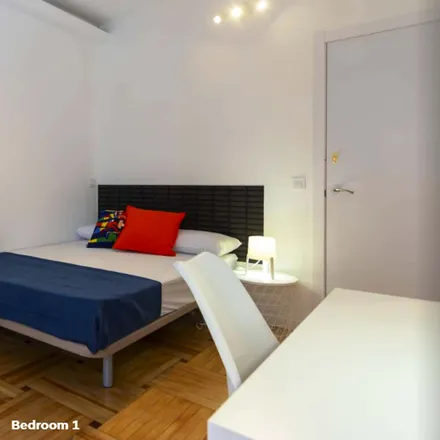 Rent this 1 bed room on Calle del Doctor Castelo in 43, 28009 Madrid